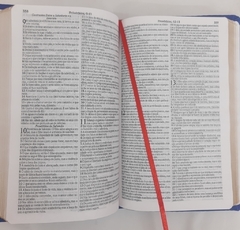 Kit 2 biblia slim ultrafina com ajudas adicionais - capa luxo marrom + azul marinho - Mundial Records Editora