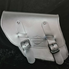 SOLO BAG EM COURO NATURAL HARLEY DAVIDSON DYNA MODELOS (PRETO) - Rota 13 Custom