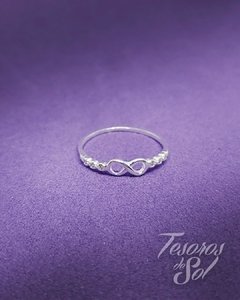 A 914 - Anillo de Plata 925 - Hilo con detalles de Micropave y centro Infinito