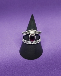 A 920 - Anillo de Plata 925 - Doble anillo con borde de puntos y piedra granate oval engarzada (15 mm) - comprar online
