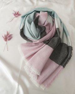 CH 654 - Pashmina fina - Franjas de Tonos Pastel - 75 cm x 1,80 m