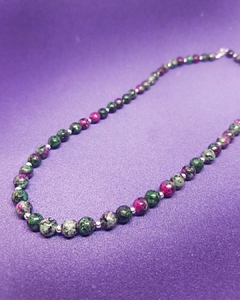 CO 690 - Collar de Piedras Naturales Agata en Tonos Morado y Verde con perlas de plata 925 - Enhebrado con tanza de acero - 45 cm