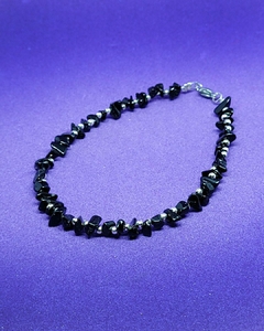P 668 - Pulsera de escallas de piedra natural Ónix negro con bolitas - Enhebrada con hilo de acero y cierre de Acero Quirúrgico