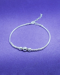 P 670 - Pulsera de Plata 925 - Barras rígidas con bolitas y centro Bali