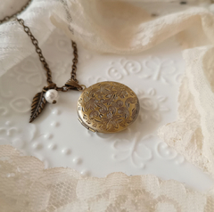 Collar Relicario Vintage Botanic - oro envejecido - en internet