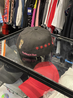 Mitchell & Ness Chicago Bulls HL City Fitted Cap - LoDeJim