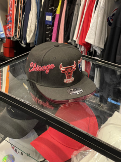 Mitchell & Ness Chicago Bulls HL City Fitted Cap - comprar online