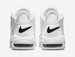 NIKE AIR MORE UPTEMPO APPEARS WHITE AND MIDNIGHT NAVY - tienda online