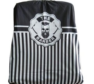 PEINADOR * CAPA DE CORTE DE TELA ESTAMPADA MODELO THE BARBER RAYAS NEGRO Y BLANCO (3512) CON GANCHOS METALICOS