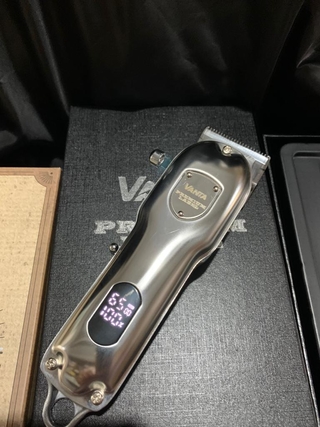 CORTADORA PROFESIONAL RECARGABLE DIGITAL MARCA VANTA MODELO LABEL