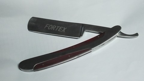 NAVAJA TRADICIONAL BARBERO HOJA ENTERA AFILABLE MANGO METALICO CON DETALLES EN MADERA MARCA FORTEX MODELO 1358 - comprar online