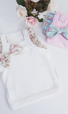 Blusinha Cropped Pata Chic Verão'24 - Floral Romantic - Bege na internet