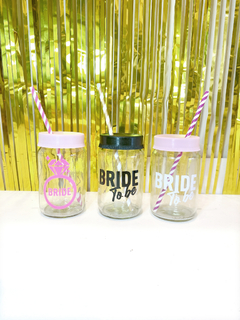 Imagen de Vasos de vidrio Bride/Team Bride con tapa y sorbete