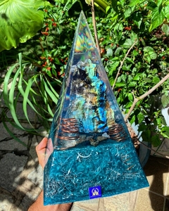 LABRADORITE MOUNTAIN