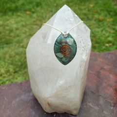 PETAL AMULET | GREEN QUARTZ