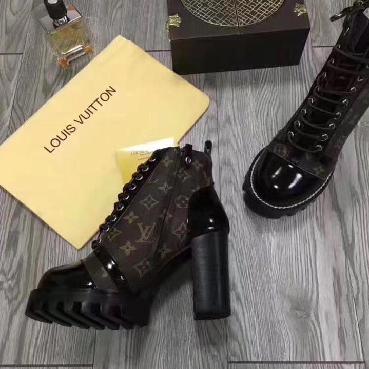 Shop Louis Vuitton Star Trail Ankle Boot (1A2Y7W) by pipi77