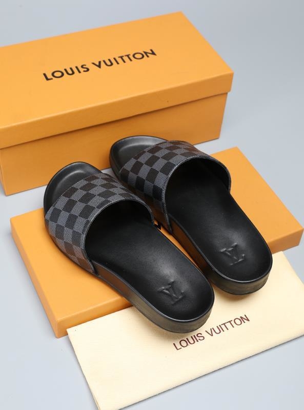 Chinelo Louis Vuitton Waterfront White - LLebu: A melhor experiência de  Luxo online do mundo!