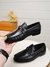 Sapato Louis Vuitton em couro preto na internet