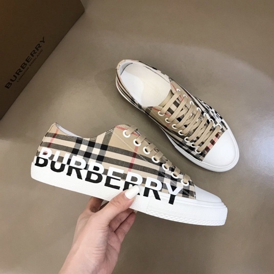 Tenis clearance burberry xadrez