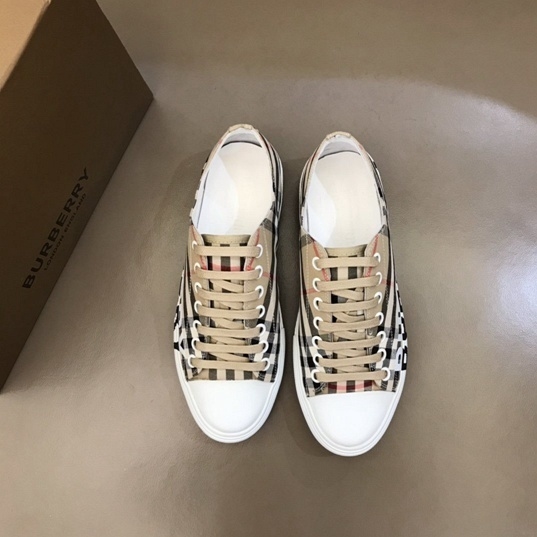 Tenis burberry outlet xadrez