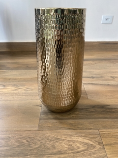 Vaso de metal dourado 44cm na internet