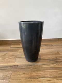 Vaso de polietileno grafite 70x40cm