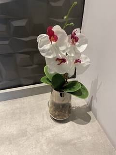Arranjo orquidea artificial em vaso de vidro - 37cm - Cristal Garden