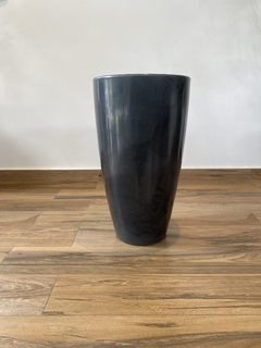 Vaso de polietileno grafite 70x40cm