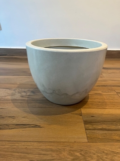 vaso de polietileno 40cm Branco off-white marmorizado na internet