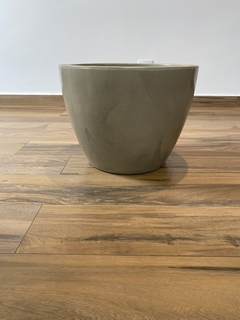 Vaso de polietileno cimento queimado - 50x37cm