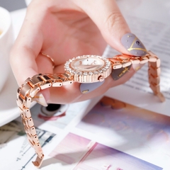 Kit Luxo Feminino Relógio + Acessórios - comprar online