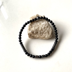 Pulsera como - onix brilloso y hematite 4 mm (cod 22)