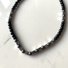 Collar cubos - onix brilloso & hematite 8 mm (52 cm de largo) (cod 55) - comprar online