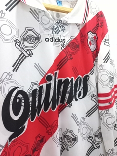 Camiseta retro River Plate tricampeon 1996 97 escudos manga larga