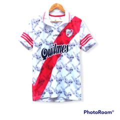 Camiseta retro River Plate tricampe n 1996 97 escudos