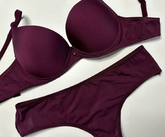 Conjunto de microfibra. Corpiño taza soft con push up y culotte less. Art 8165 - tienda online