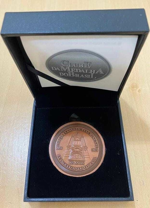 Medalha Comemorativa pelos 165 anos da Igreja Evangélica Fluminense cor Bronze na internet