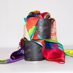 BANDANA TWILLY ENCUENTRO LINEAL - VALISSE · 100% SILK SCARVES · A PIECE OF ART ·