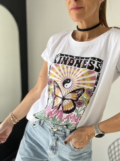 Remera KINDNESS (012555)