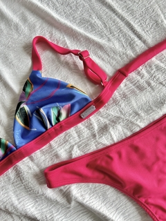 Bikini triangulito Estampado Caracola azul y fucsia - tienda online