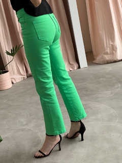Pantalon Wonder verde en internet