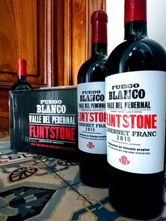 FUEGO BLANCO FLINTSTONE MALBEC - comprar online