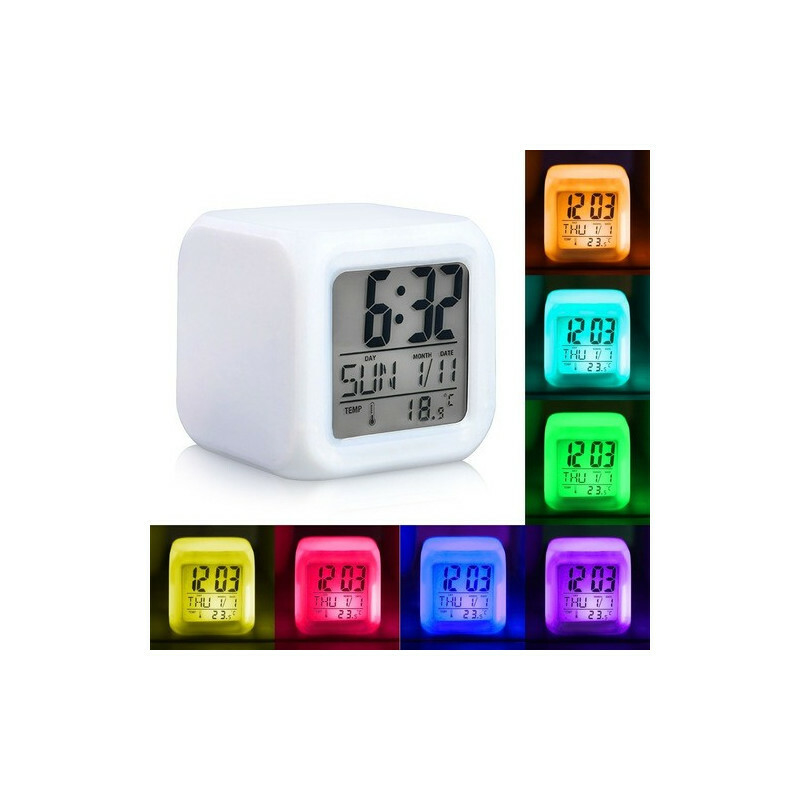 RELOJ DESPERTADOR DIGITAL A PILAS CON LUCES RGB CUBO KK-9821