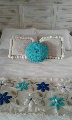 Pie de cama de picote bordado a mano con flores de colores - tienda online