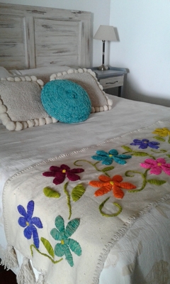 Pie de cama de picote bordado a mano con flores de colores - tienda online