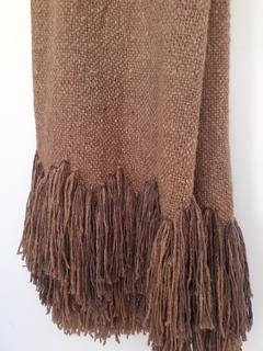 Pashmina de lana de llama e hilo recuperado tejida en telar color tabaco - comprar online