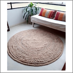 Alfombra circular de vellón y lana tejida en telar color beige - comprar online