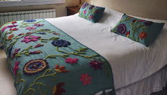 Pie de cama de picote bordado a mano con flores de colores - tienda online