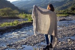 Mantón de llama tejido en telar - comprar online