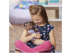 Boneca Baby Alive Hora do Xixi Hasbro Negra na internet